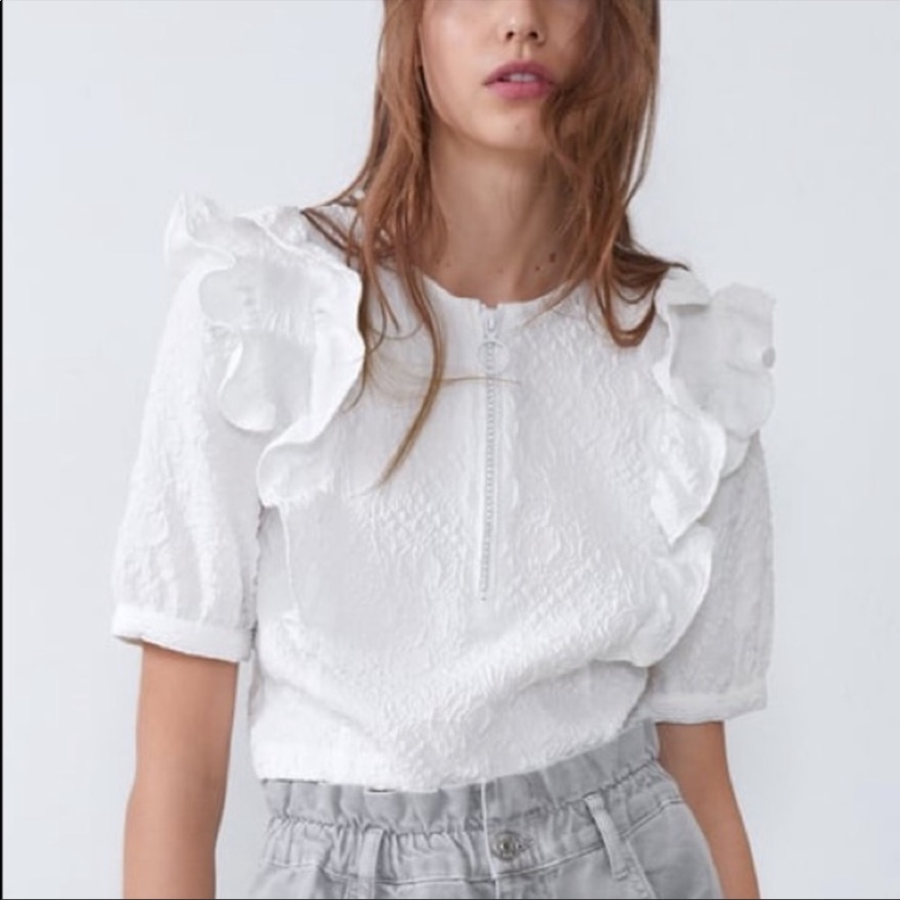 Zara White Textured Ruffle Sleeve- Crop Top/Rhinestone Zipper Size Medium